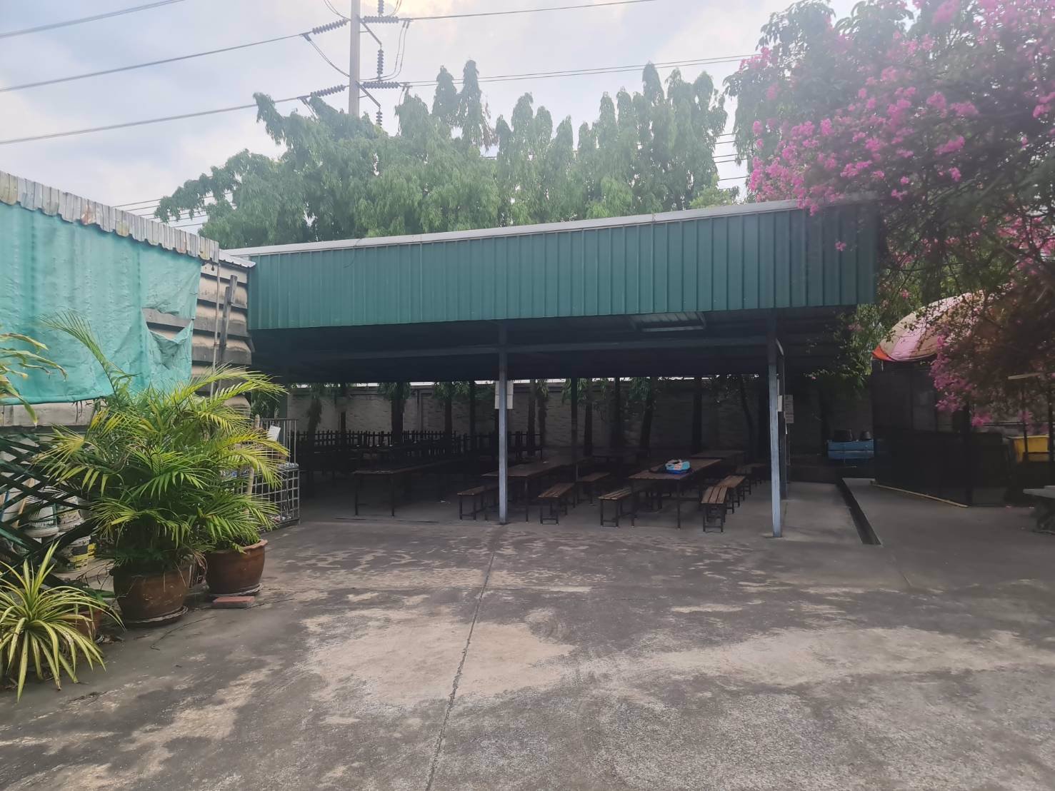 พื้นที่ว่างให้เช่า-อาคาร-2-ชั้น-เนื้อที่-4-ไร่