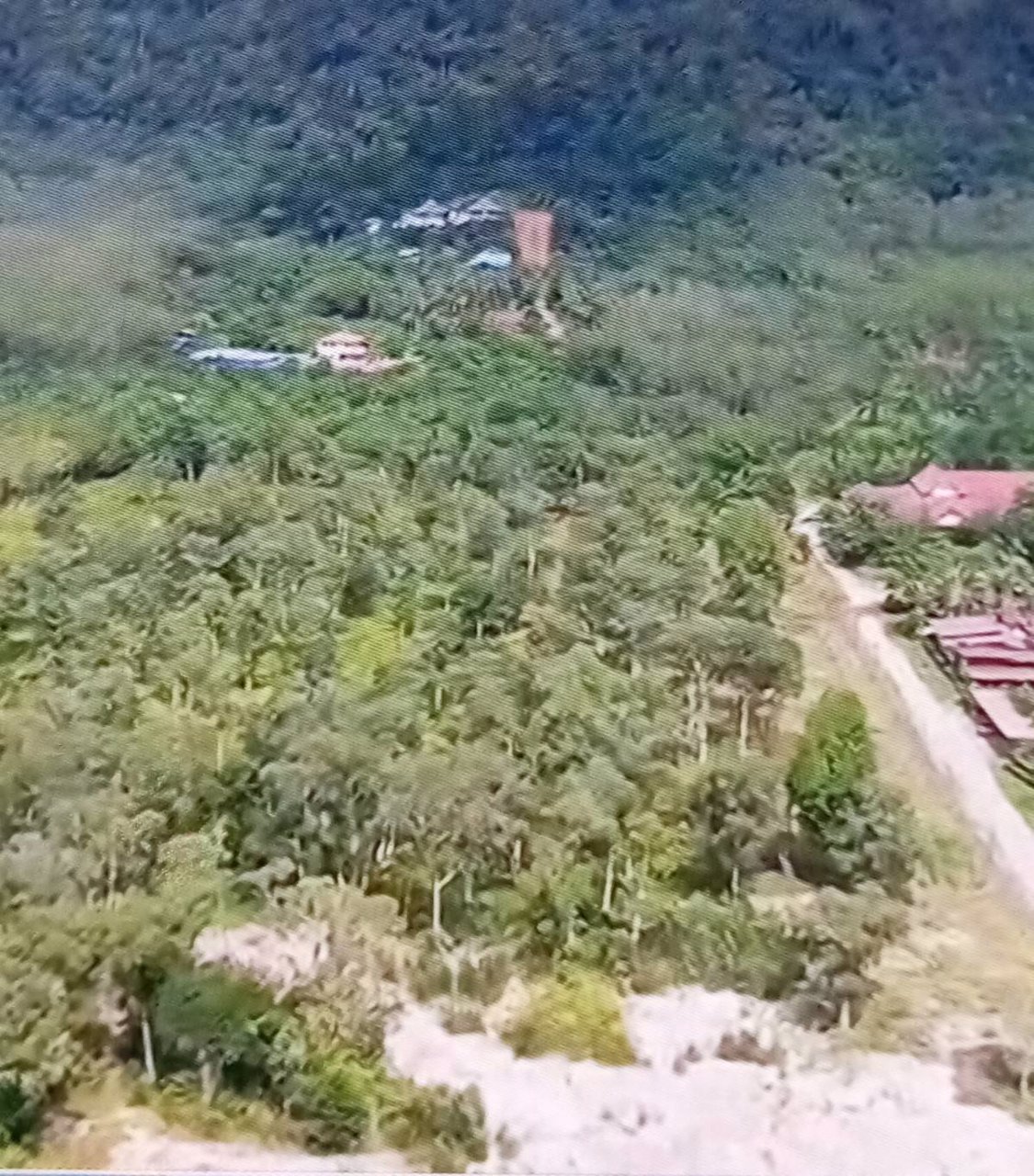 ขายที่ดินบนเกาะลันตาใหญ่-หลังสำนักงานที่ดิน-ตศาลาด่าน-ใกล้หาดพระแอะ