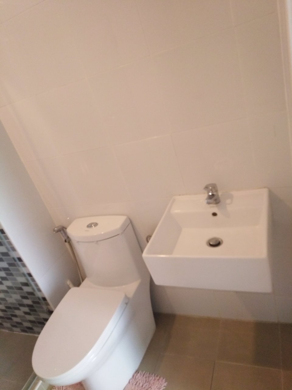 ให้เช่าคอนโดทิวลิป-5500-มีให้เลือกหลายห้อง