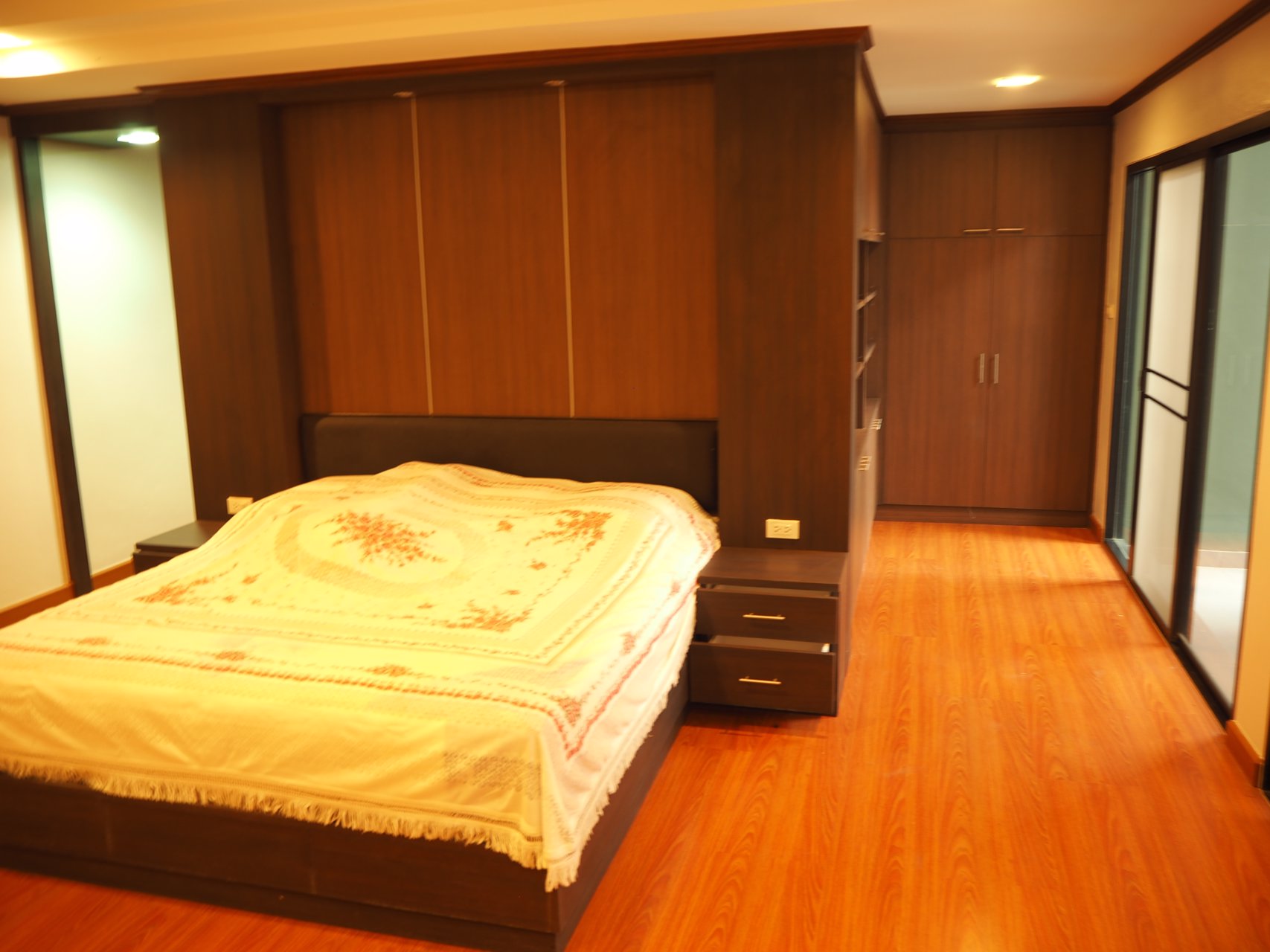 ขายอาคารพาณิชย์-3-ชั้นครึ่ง-กลางเมืองตรัง