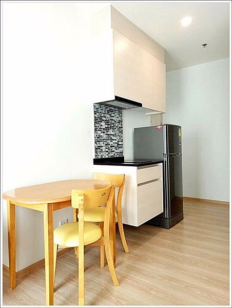 ให้เช่า-โนเบิล-รีโวล-รัชดา2-ห้องใหม่-ห้องมุม-ชั้นสูง-ทิศตะวันออก-เฟอร์นิเจอร์และเครื่องใช้ไฟฟ้าครบ