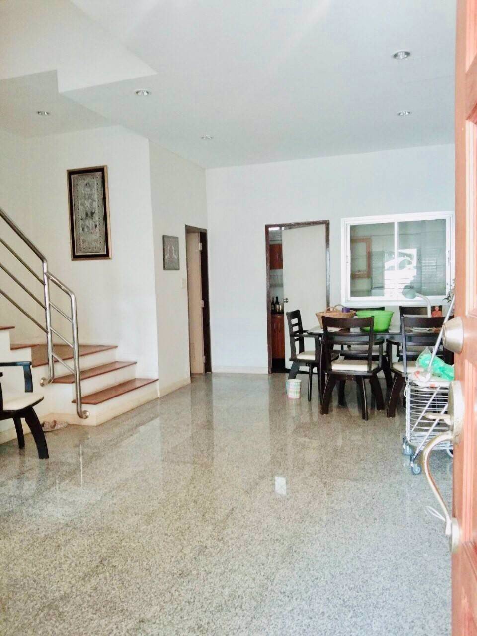 ขายทาวน์โฮม-4-ชั้น-ย่านเจริญนคร-บ้านสวย-ทำเลเยี่ยม-เดินทางสะดวก-ใกล้รถไฟฟ้า