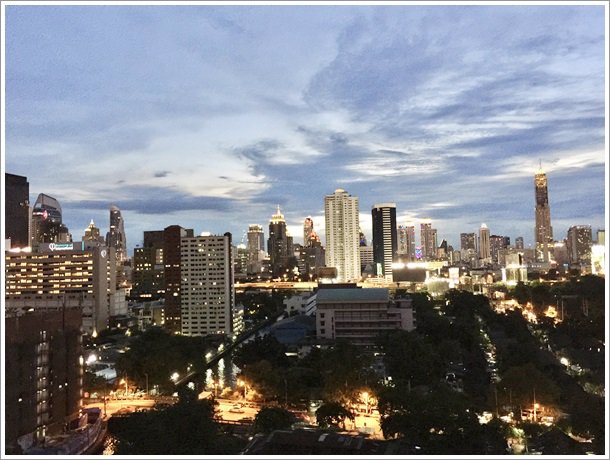 ให้เช่า-ขาย-เซอร์เคิล-คอนโดมิเนียม-ห้องแต่งสวย-เฟอร์ครบครัน-เดินทางสะดวก-อยู่ใจกลางย่านธุรกิจ