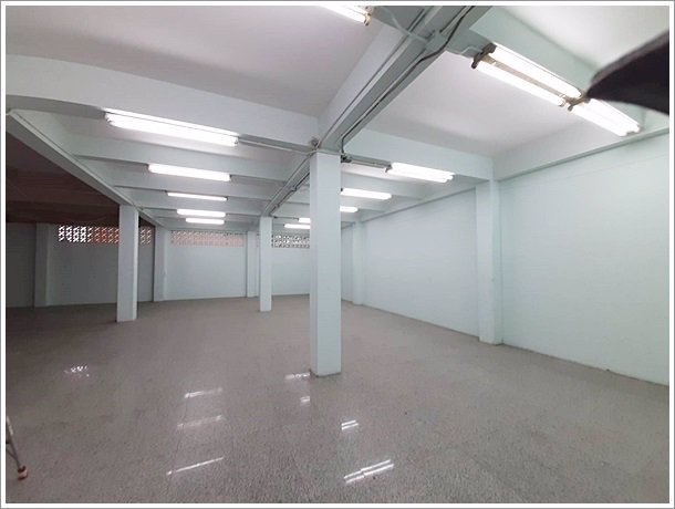 ให้เช่าอาคาร-ซอยสีลม-บางรัก-ถนนคอนแวนต์-ย่านแหล่งธุรกิจ-เหมาะสำหรับทำสำนักงาน-ร้านจิวเวลรี่-ธุรกิจ