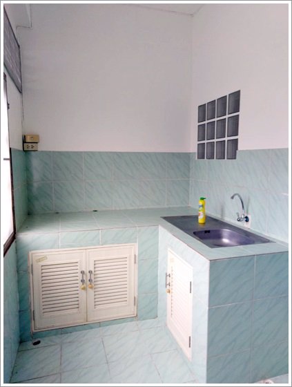 ให้เช่าทาวน์เฮ้าส์-2-ชั้น-ย่านลาซาล-เดินทางสะดวก-อยู่ใกล้แหล่งชุมชน-ร้านค้า-โรงเรียน-ตลาด-พร้อมอยู่