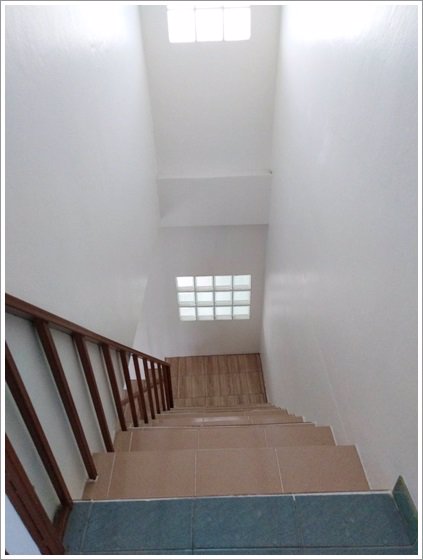 ให้เช่าทาวน์เฮ้าส์-2-ชั้น-ย่านลาซาล-เดินทางสะดวก-อยู่ใกล้แหล่งชุมชน-ร้านค้า-โรงเรียน-ตลาด-พร้อมอยู่