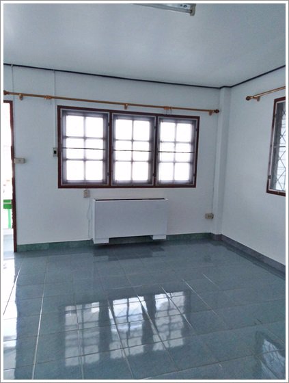 ให้เช่าทาวน์เฮ้าส์-2-ชั้น-ย่านลาซาล-เดินทางสะดวก-อยู่ใกล้แหล่งชุมชน-ร้านค้า-โรงเรียน-ตลาด-พร้อมอยู่