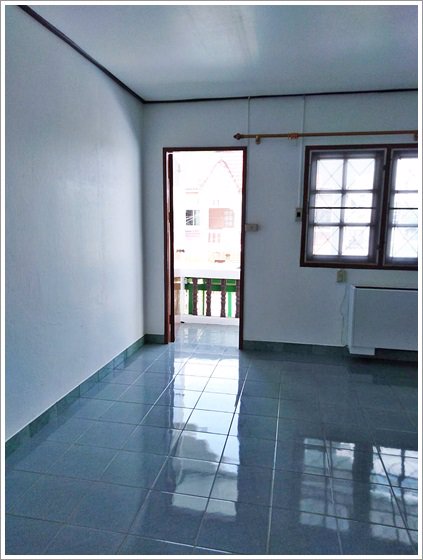 ให้เช่าทาวน์เฮ้าส์-2-ชั้น-ย่านลาซาล-เดินทางสะดวก-อยู่ใกล้แหล่งชุมชน-ร้านค้า-โรงเรียน-ตลาด-พร้อมอยู่