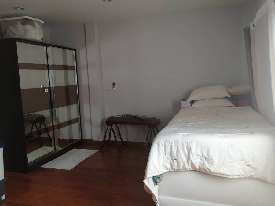 ขายทาวน์โฮม-2-ชั้น-193-ตรว-หมู่บ้านดิเอ็กซ์คลูซีฟ-วงแหวน-รามอินทรา-ซ6-ใกล้รถไฟฟ้าสถานีคู้บอน