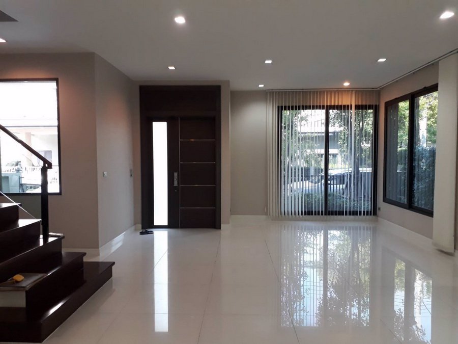 ขายบ้านเดี่ยว-3-ชั้น-ระดับ-luxury-หมู่บ้านโซลลาดพร้าว-เสนา-ถเสนา-วังหิน