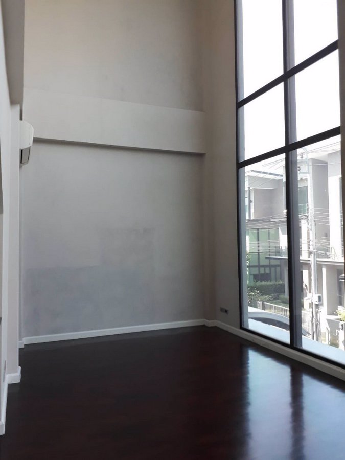 ขายบ้านเดี่ยว-3-ชั้น-ระดับ-luxury-หมู่บ้านโซลลาดพร้าว-เสนา-ถเสนา-วังหิน