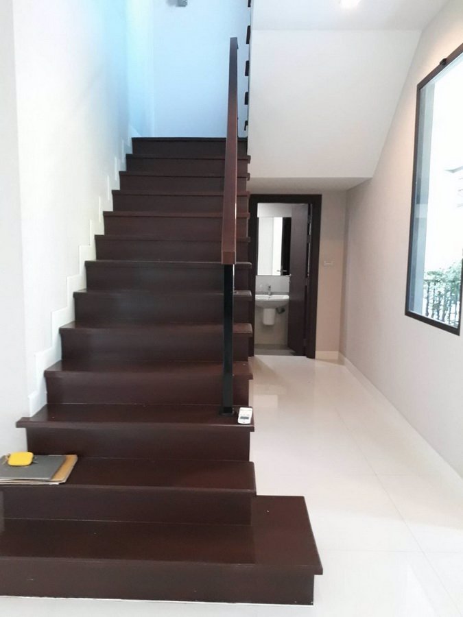 ขายบ้านเดี่ยว-3-ชั้น-ระดับ-luxury-หมู่บ้านโซลลาดพร้าว-เสนา-ถเสนา-วังหิน