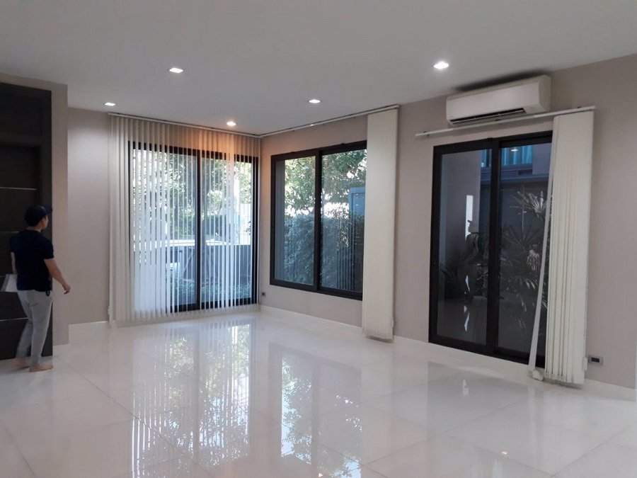 ขายบ้านเดี่ยว-3-ชั้น-ระดับ-luxury-หมู่บ้านโซลลาดพร้าว-เสนา-ถเสนา-วังหิน