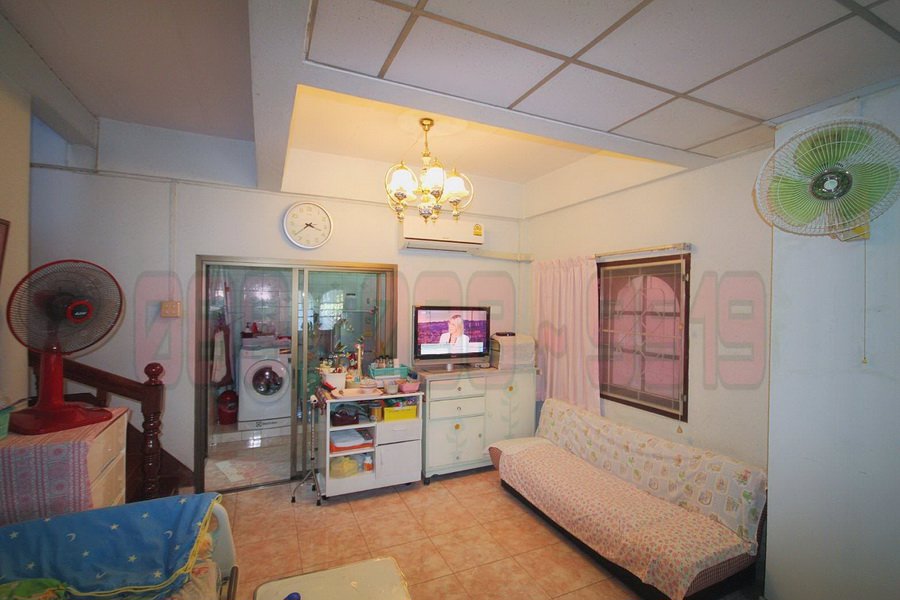 ขายด่วนบ้านแฝด-2-ชั้น-196-ตรว-ซประวิทย์และเพื่อน-13-1-ซอุดมสุข-51-เข้าซอยเพียงแค่-200-ม