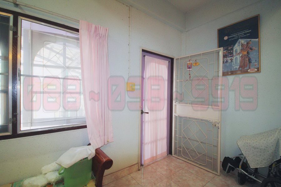 ขายด่วนบ้านแฝด-2-ชั้น-196-ตรว-ซประวิทย์และเพื่อน-13-1-ซอุดมสุข-51-เข้าซอยเพียงแค่-200-ม