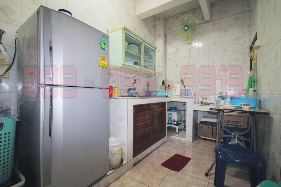 ขายด่วนบ้านแฝด-2-ชั้น-196-ตรว-ซประวิทย์และเพื่อน-13-1-ซอุดมสุข-51-เข้าซอยเพียงแค่-200-ม