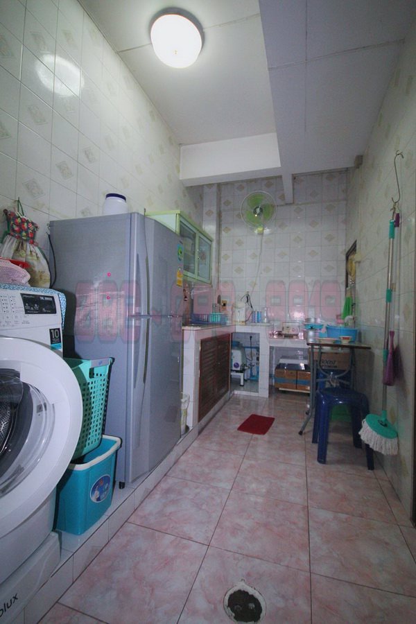 ขายด่วนบ้านแฝด-2-ชั้น-196-ตรว-ซประวิทย์และเพื่อน-13-1-ซอุดมสุข-51-เข้าซอยเพียงแค่-200-ม