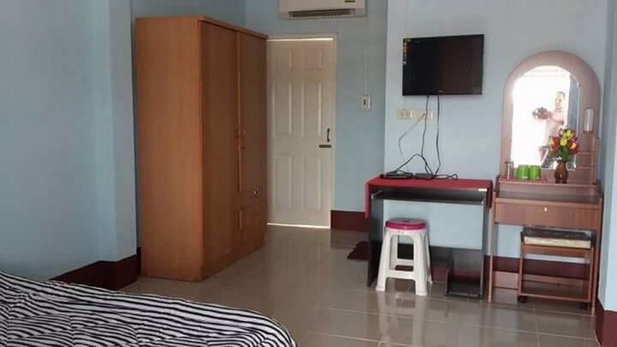 หอพักเจริญสุข-100-ตรว-2-ชั้น-พร้อมที่จอดรถ-พร้อมเฟอร์นิเจอร์-เช่น-เตียงที่นอนแอร์