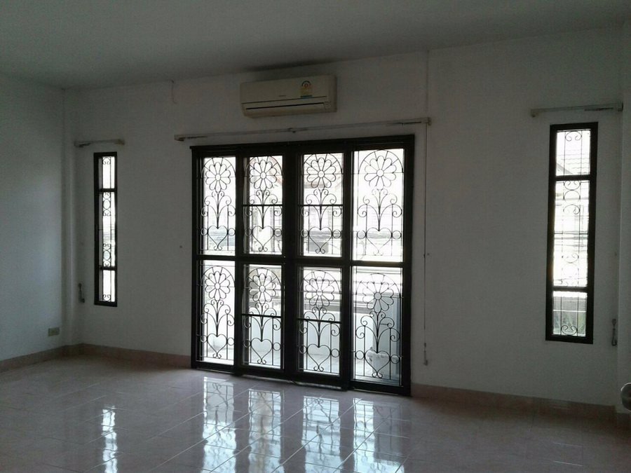 ขายทาวน์เฮ้าส์-2-ชั้น-175-ตรว-หมู่บ้านมนชญา2-ถสายไหม49