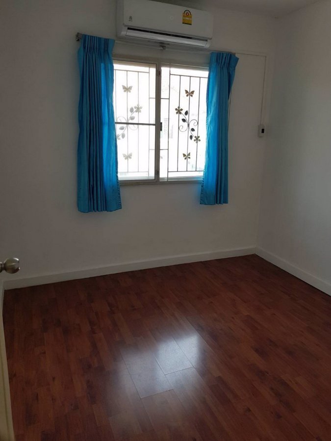 ขายด่วนทาวน์เฮ้าส์-2-ชั้น-พร้อมอยู่-หมู่บ้านพฤกษาวิลล์5-มีนบุรี-ถนนประชาร่วมใจ