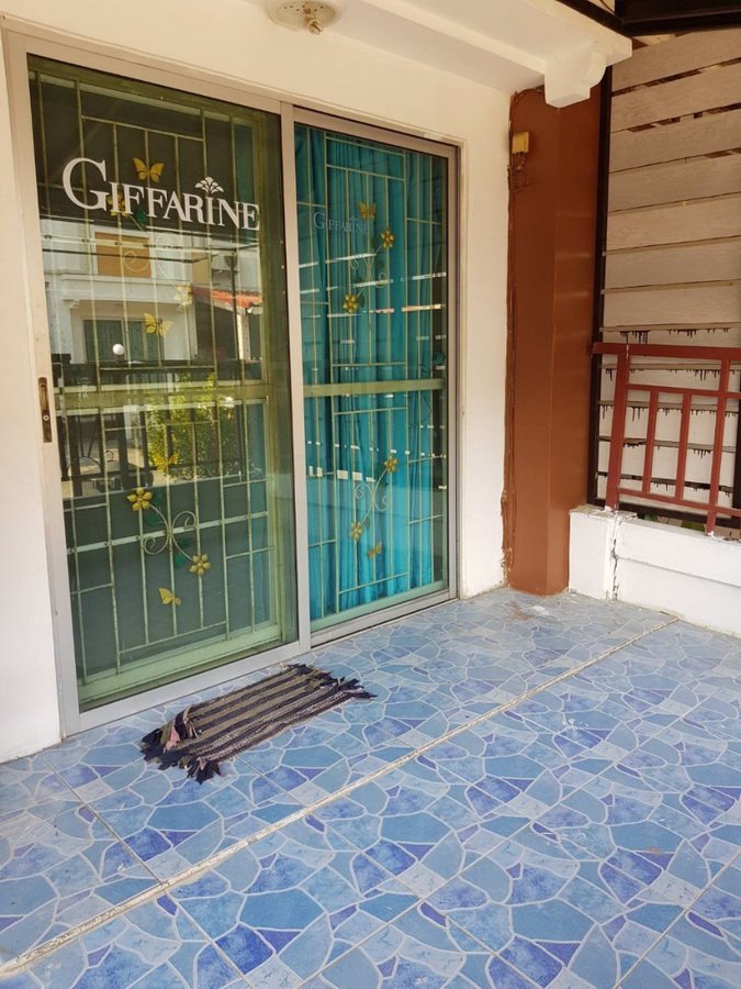 ขายด่วนทาวน์เฮ้าส์-2-ชั้น-พร้อมอยู่-หมู่บ้านพฤกษาวิลล์5-มีนบุรี-ถนนประชาร่วมใจ