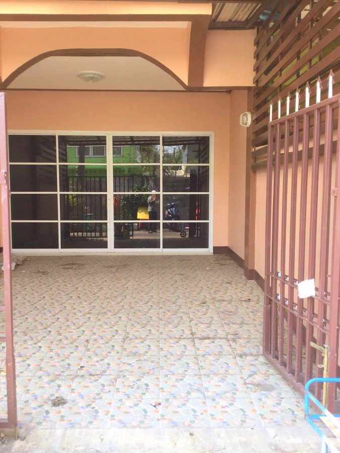 ขายทาวน์เฮ้าส์-3-ชั้น-สภาพดีพร้อมอยู่-พึ่งรีโนเวทใหม่-ซนวมินทร์-77-แยก-2-เนื้อที่-16-ตรวา