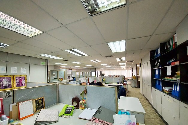 ให้เช่าสำนักงาน-โอเชี่ยนทาวเวอร์-2-พร้อมเฟอร์นิเจอร์-พื้นที่-225-ตรม