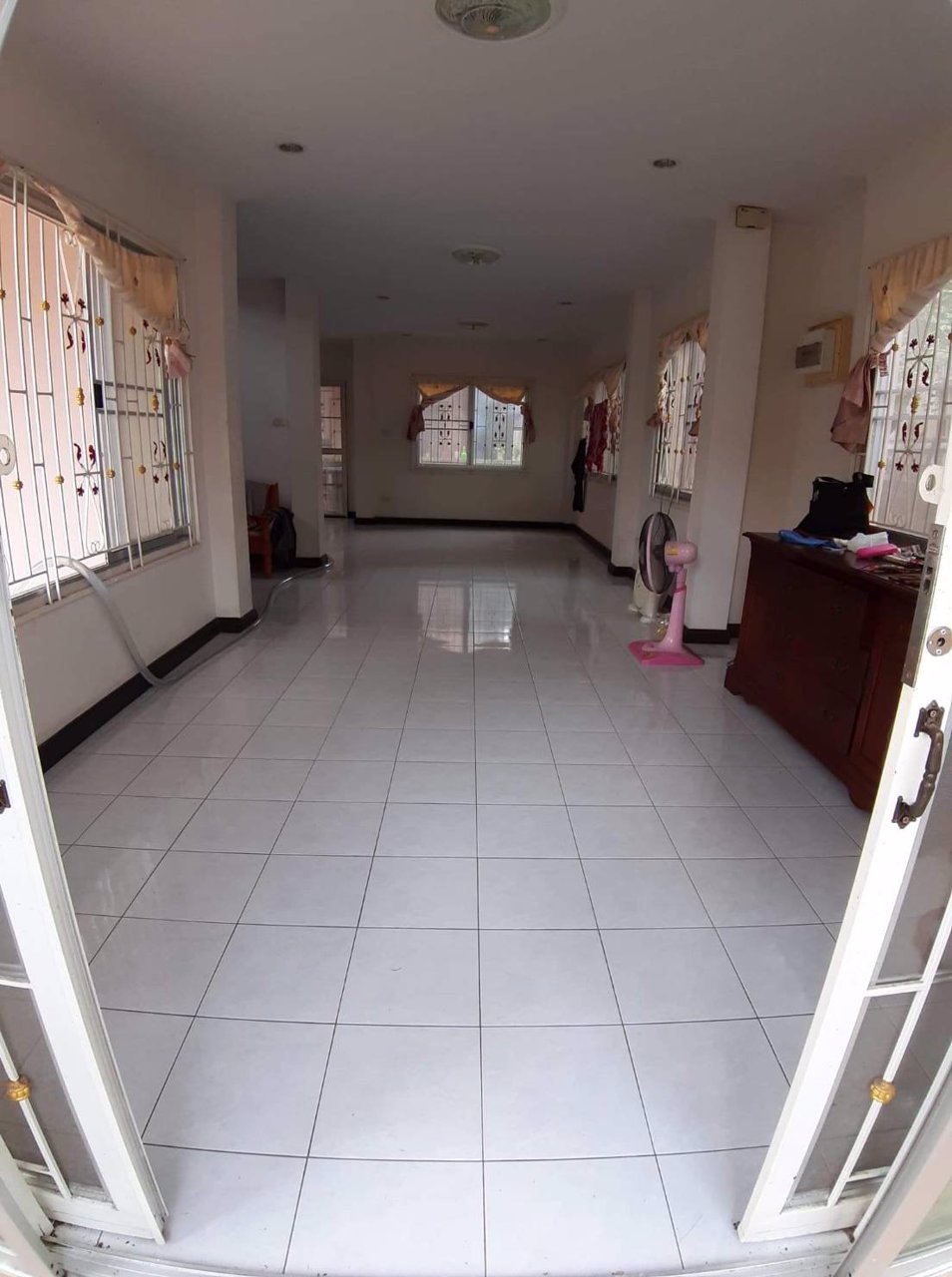 ขายบ้านเดี่ยว-2-ชั้นพร้อมบริเวณ-3-ห้องนอน-นาป่า-เมืองชลบุรี-มสุขประยูรปาร์ค-ทำเลดีมาก