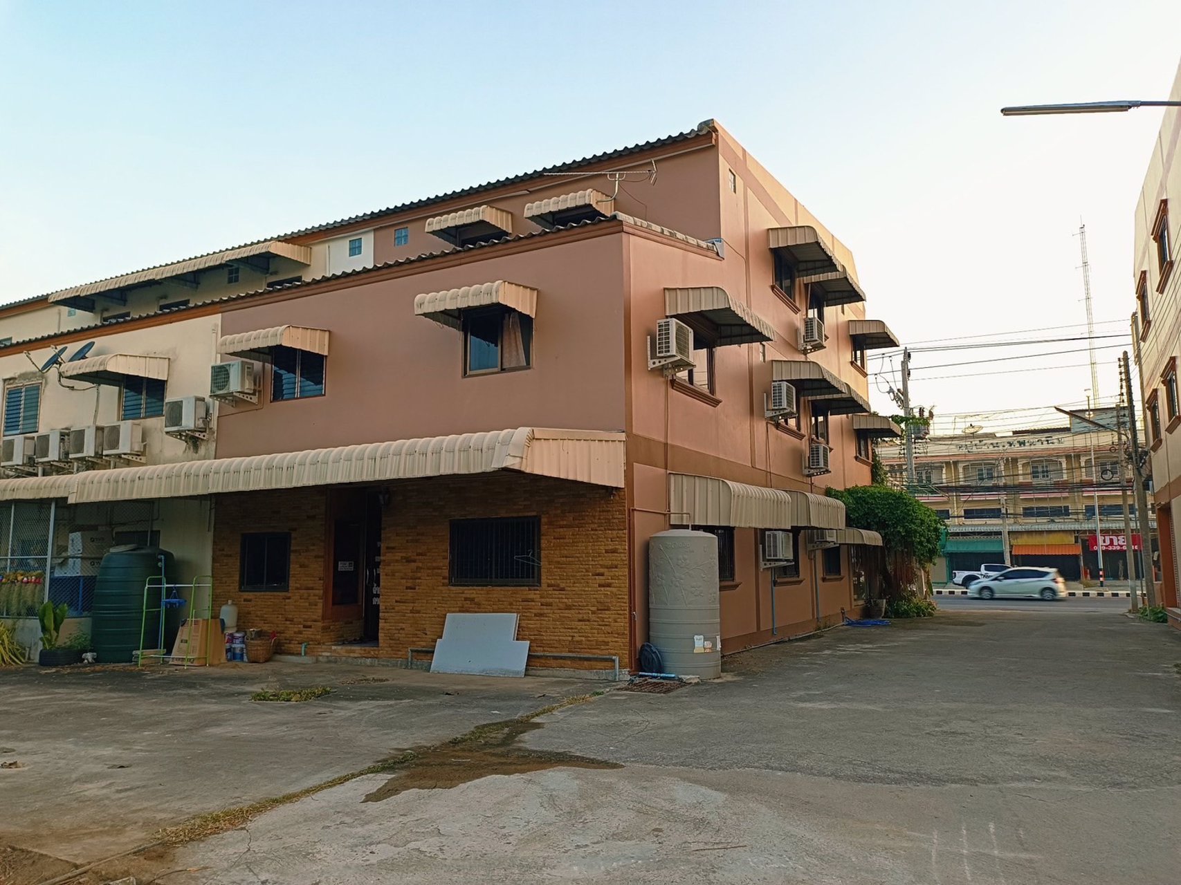 vายหอพักย่านเพชรบุรี-หอพักสุภาพร-หน้าตลาดทุ่งลม