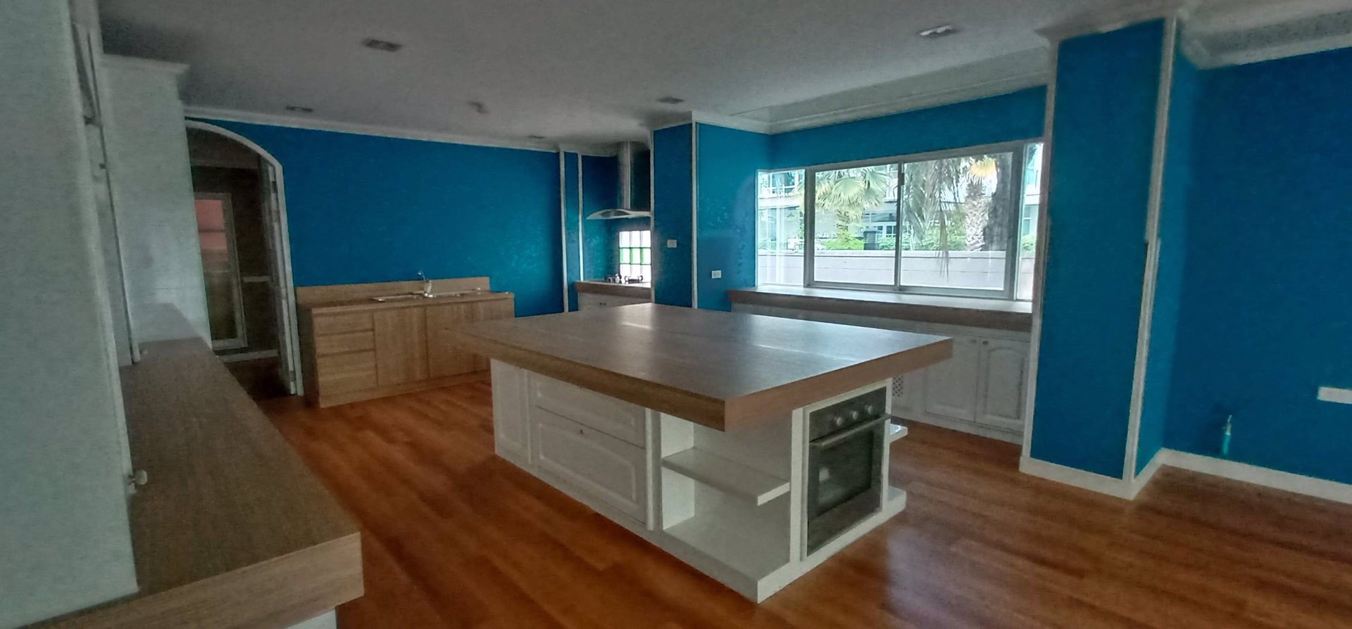 rk5-ขายบ้านหรูใกล้เมืองทองธานี-212-ตรวใกล้ทางด่วนศรีสมาน-4-ห้องนอน-มีสระว่ายน้ำส่วนตัว