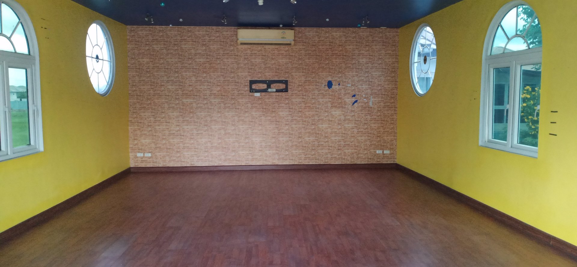 rk5-ขายบ้านหรูใกล้เมืองทองธานี-212-ตรวใกล้ทางด่วนศรีสมาน-4-ห้องนอน-มีสระว่ายน้ำส่วนตัว