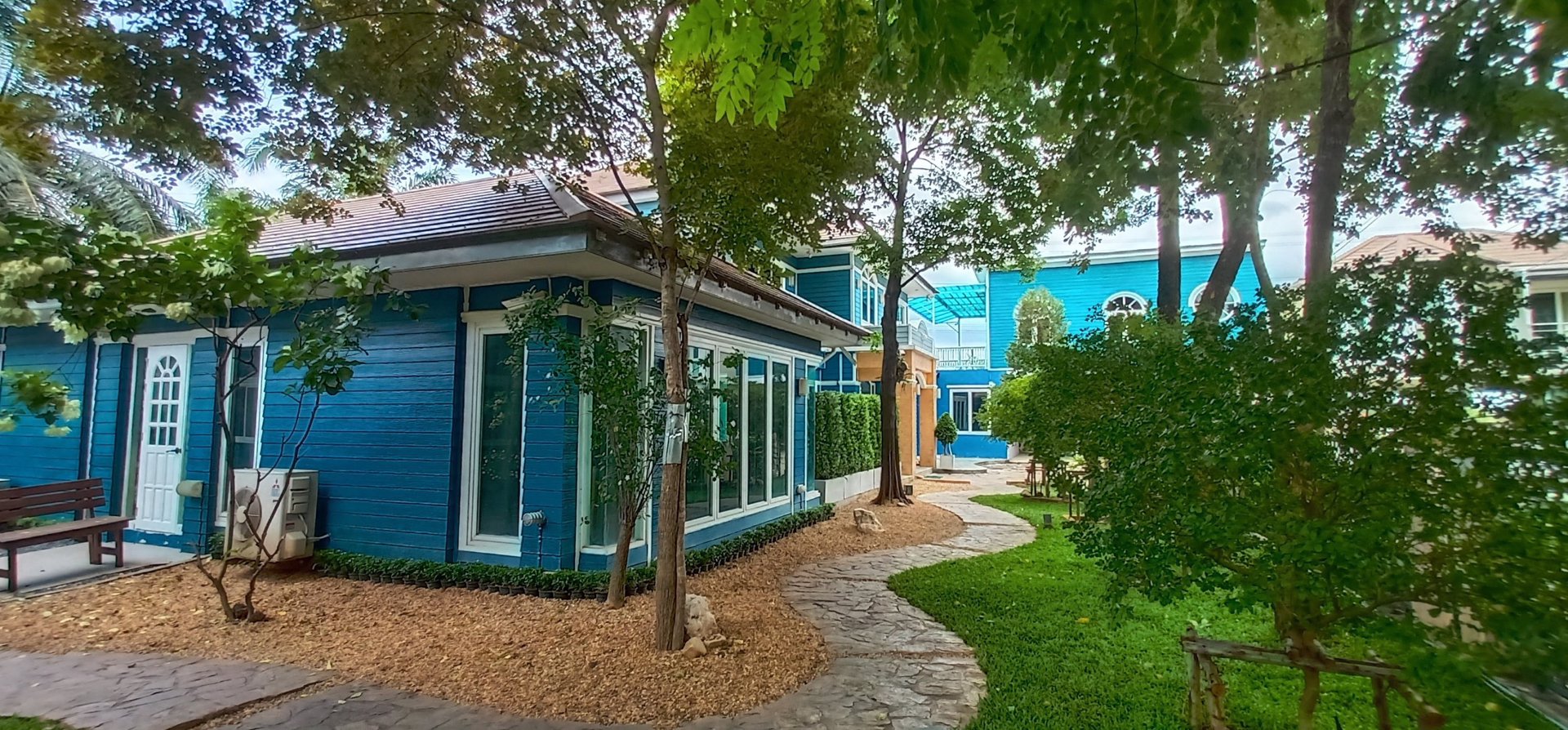 rk5-ขายบ้านหรูใกล้เมืองทองธานี-212-ตรวใกล้ทางด่วนศรีสมาน-4-ห้องนอน-มีสระว่ายน้ำส่วนตัว