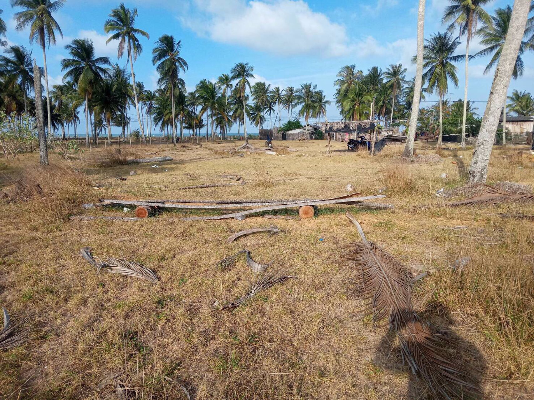 ขายที่ดินทําเลสวยมาก-ติดทะเลบ้านทอน-