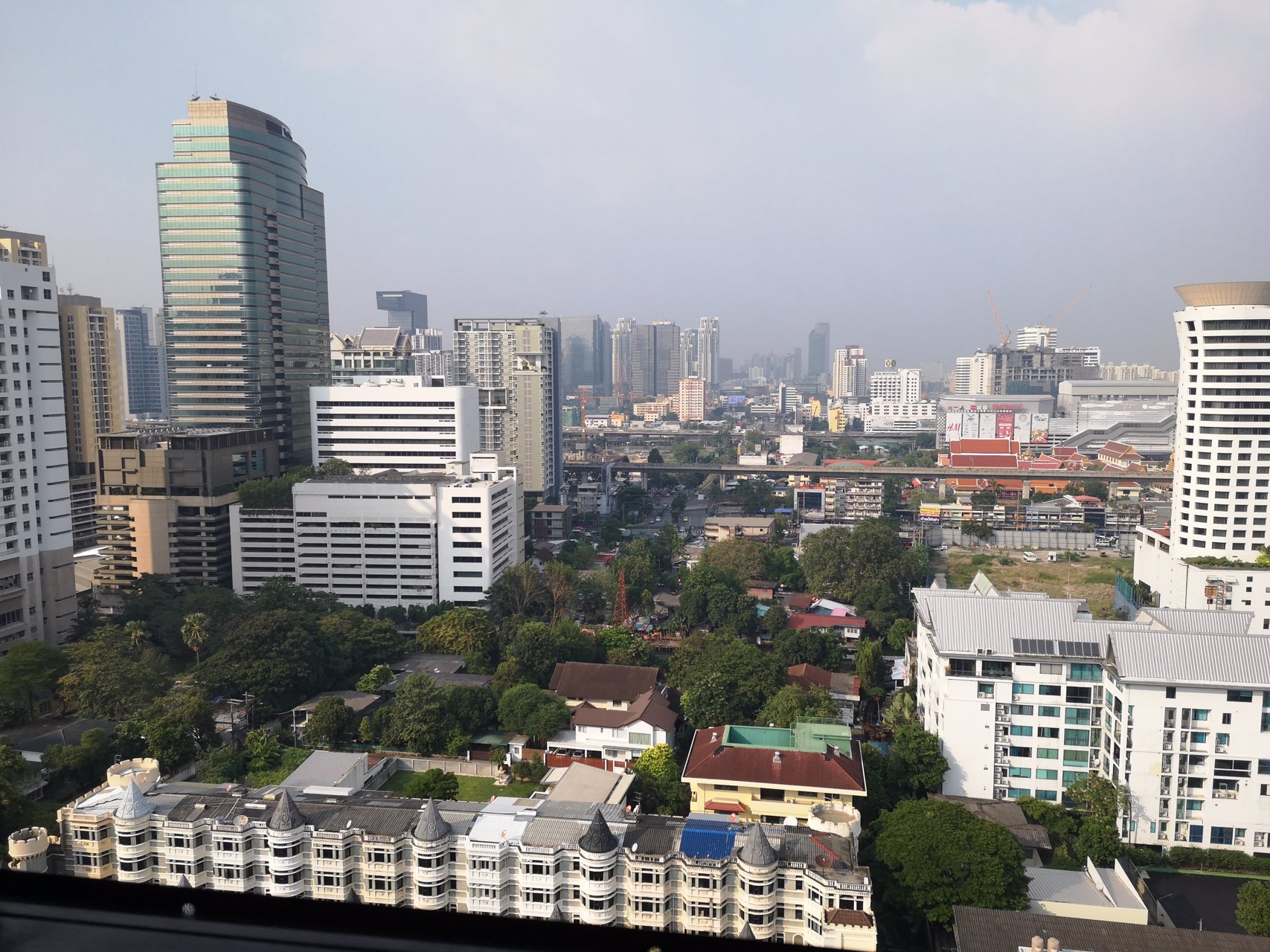 pet-friendly-quick-access-to-bts-mrt-canal-transportation-condo-in-sukhumvit-31