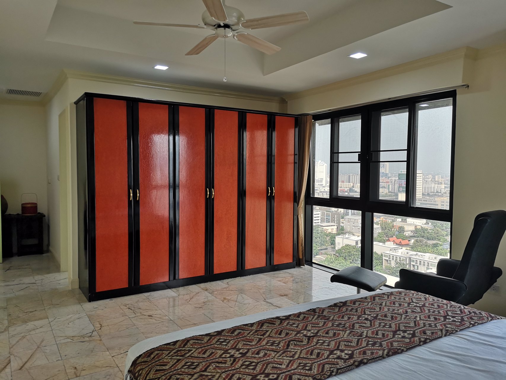 pet-friendly-quick-access-to-bts-mrt-canal-transportation-condo-in-sukhumvit-31