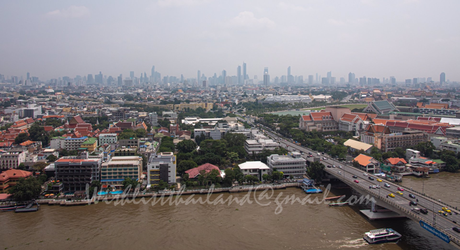 luxurious-getaway-quiet-location-in-the-heart-of-old-bangkok-boat-station-right-underneath