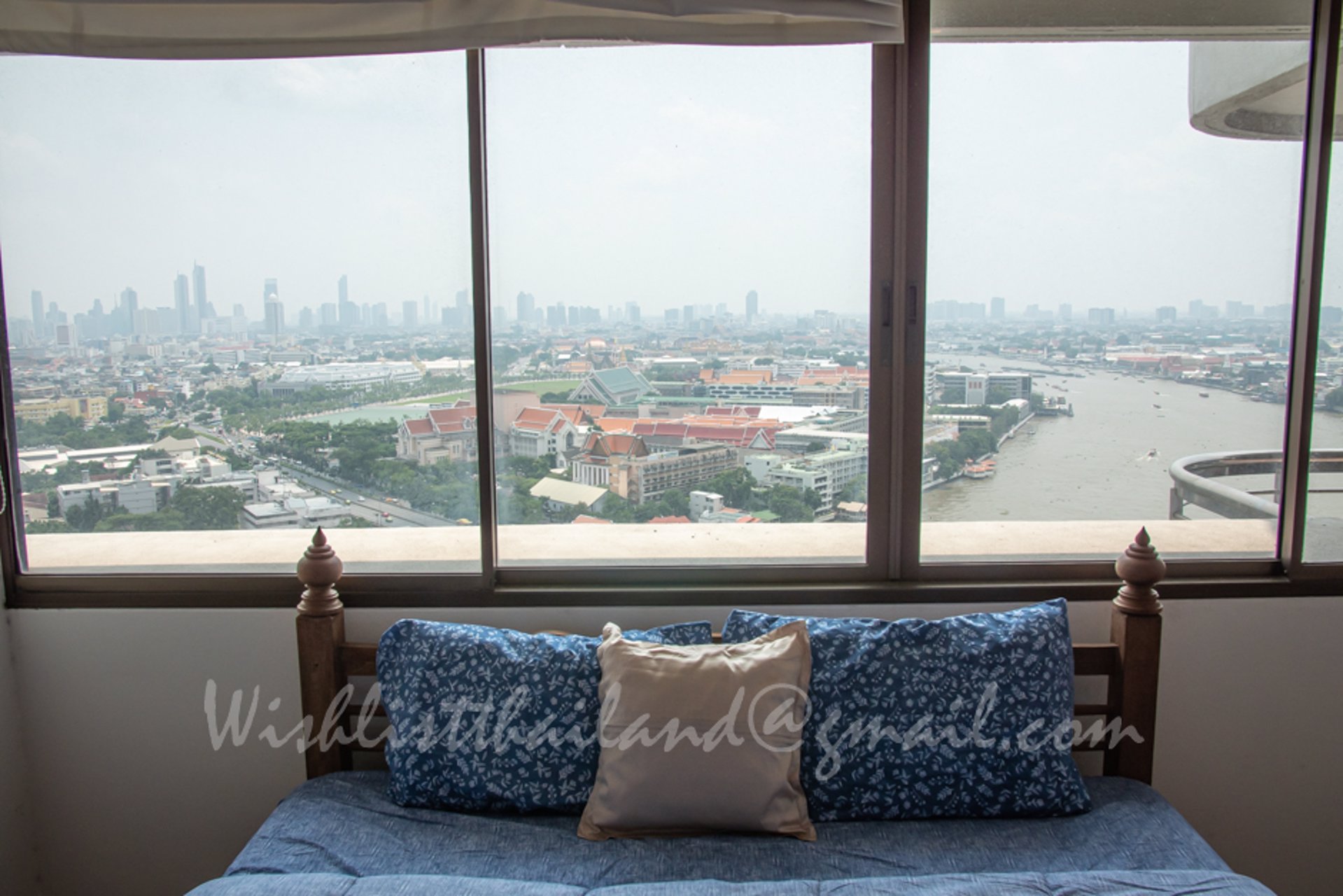 luxurious-getaway-quiet-location-in-the-heart-of-old-bangkok-boat-station-right-underneath