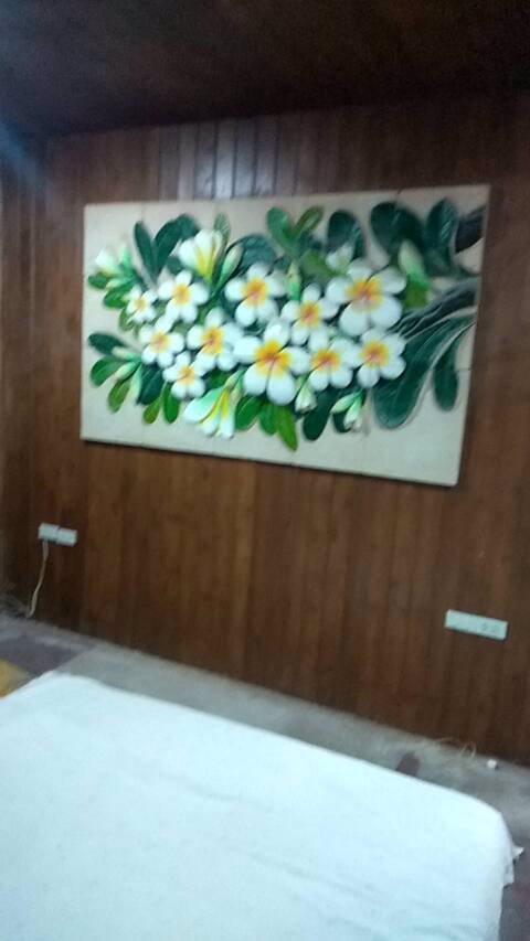 ขายบ้าน-หมู่บ้านรุ่งเจริญ-ขนาด-22-ตารางวา-2-ห้องนอน-3-ห้องน้ำ-ในบ้านปูด้วยไม้สัก-80-ซอยลาดพร้าว47-เ