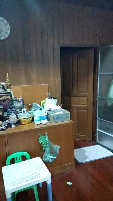 ขายบ้าน-หมู่บ้านรุ่งเจริญ-ขนาด-22-ตารางวา-2-ห้องนอน-3-ห้องน้ำ-ในบ้านปูด้วยไม้สัก-80-ซอยลาดพร้าว47-เ