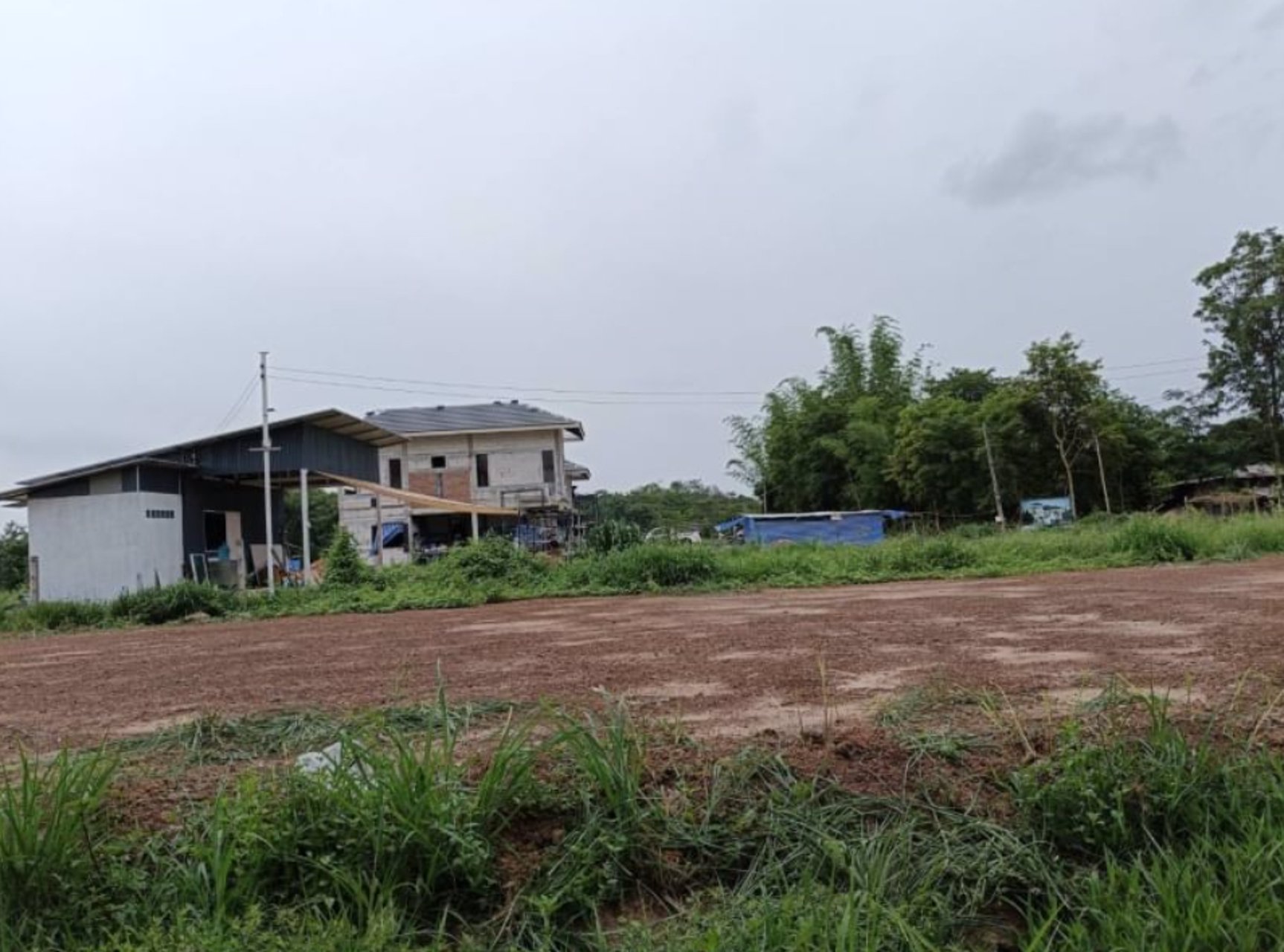 ขายที่ดินติดบ้านคน-2ไร่-3งาน16ตรว-ราคายกแปลง690000บาทโฉนด-กู้ได้-