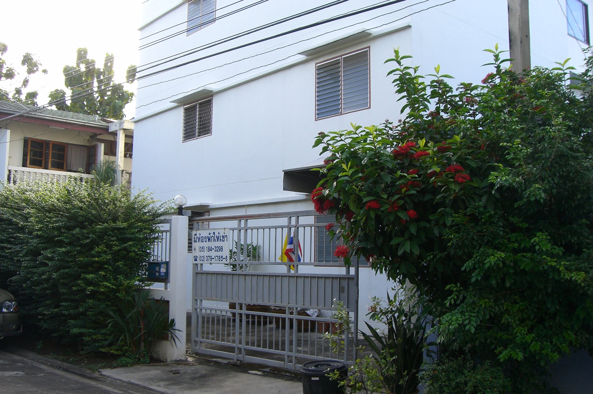 อพาร์ทเม้นท์-4-ชั้น-ห้องพักกว้างขวาง