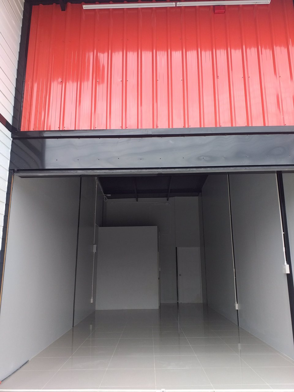 ให้เช่าร้าน-ริมถนนเลียบวารี-คู้ขวา-หนองจอก-กทม-ทำเลดี-ติดกับโรงเรียนวัดทรัพย์สโมสร