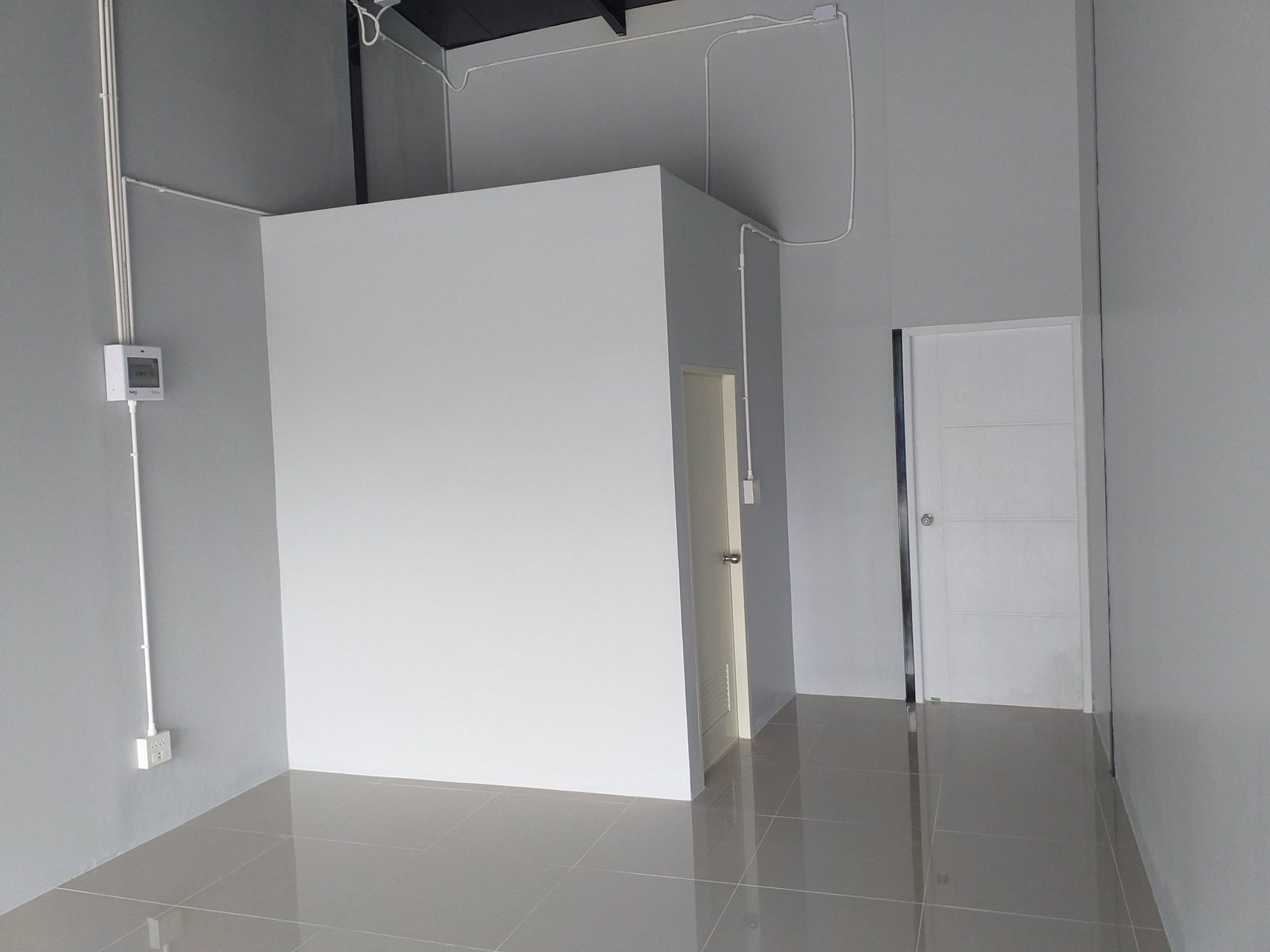 ให้เช่าร้าน-ริมถนนเลียบวารี-คู้ขวา-หนองจอก-กทม-ทำเลดี-ติดกับโรงเรียนวัดทรัพย์สโมสร