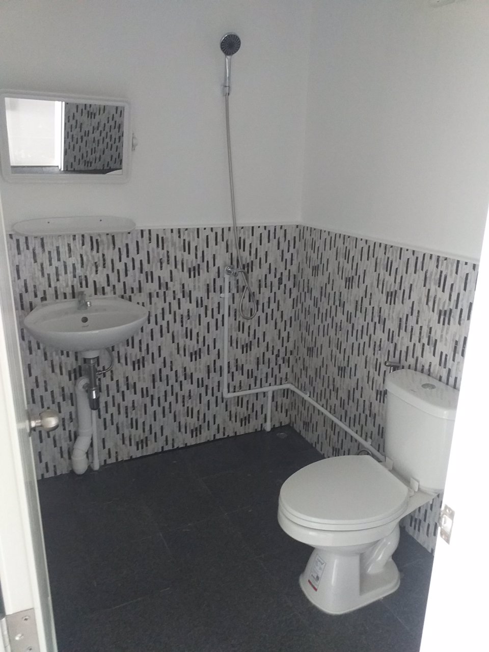 ให้เช่าร้าน-ริมถนนเลียบวารี-คู้ขวา-หนองจอก-กทม-ทำเลดี-ติดกับโรงเรียนวัดทรัพย์สโมสร