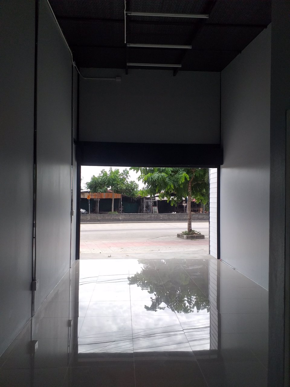 ให้เช่าร้าน-ริมถนนเลียบวารี-คู้ขวา-หนองจอก-กทม-ทำเลดี-ติดกับโรงเรียนวัดทรัพย์สโมสร