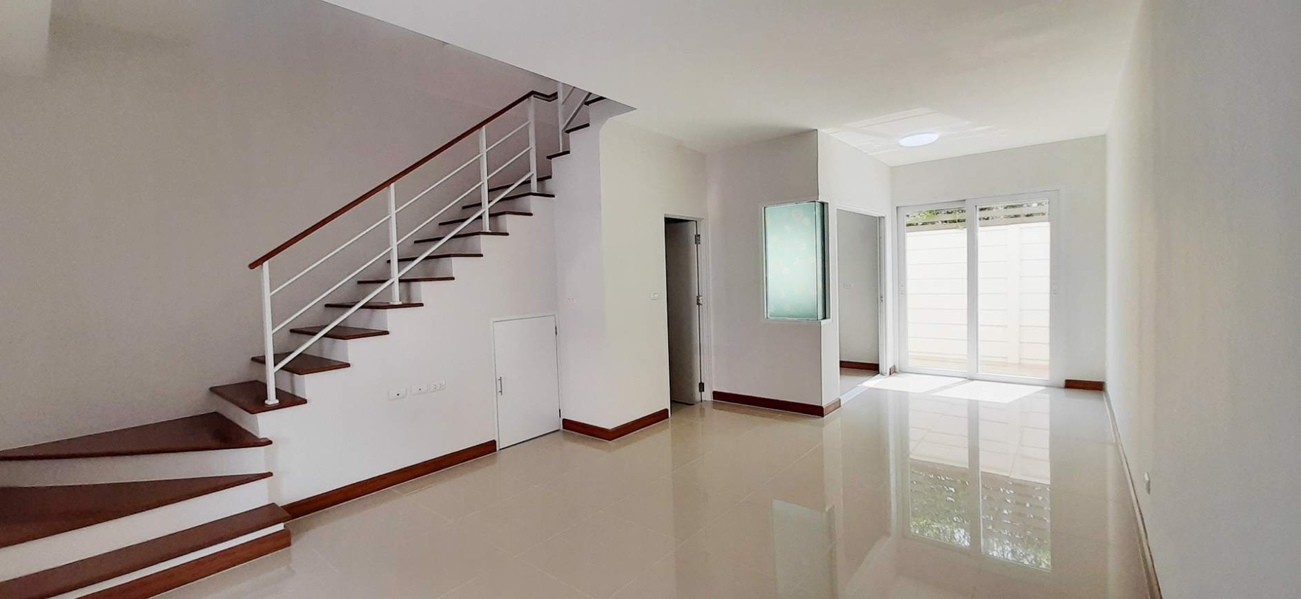 ขายถูกที่สุดในโครงการ-the-trust-ทาวน์โฮม-3-ชั้น-เกษตร-นวมินทร์-นวลจันทร์-ตกแต่งใหม่-พร้อมเข้าอยู