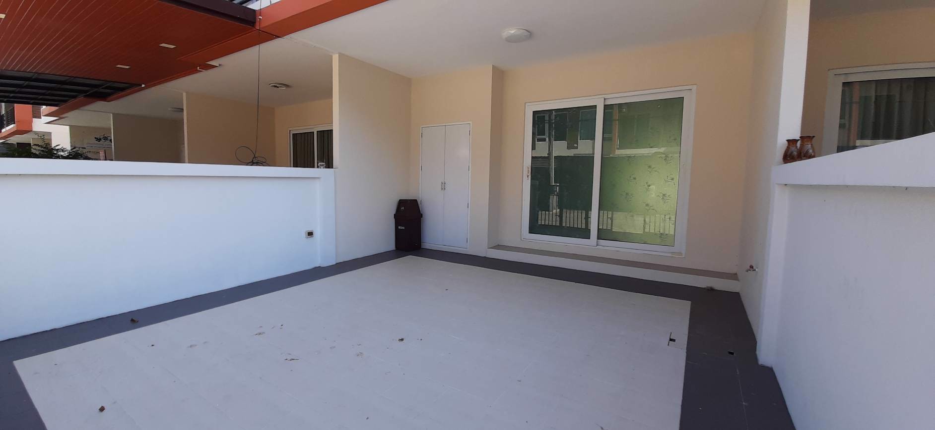 ขายถูกที่สุดในโครงการ-the-trust-ทาวน์โฮม-3-ชั้น-เกษตร-นวมินทร์-นวลจันทร์-ตกแต่งใหม่-พร้อมเข้าอยู