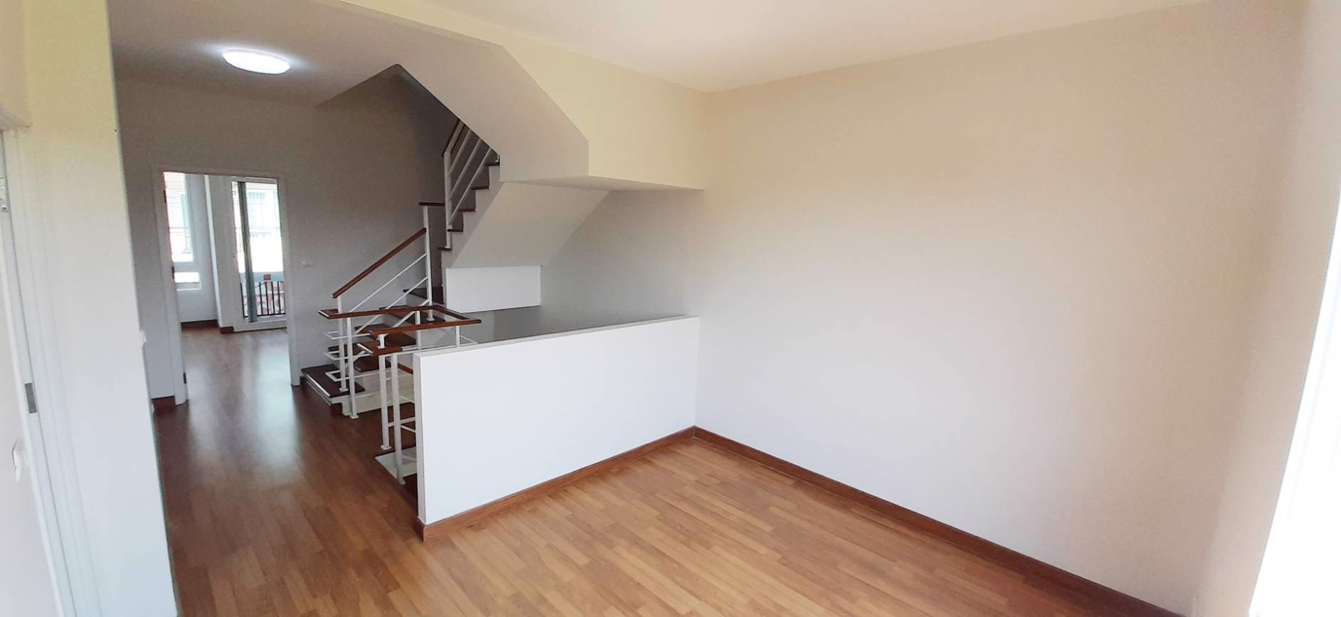 ขายถูกที่สุดในโครงการ-the-trust-ทาวน์โฮม-3-ชั้น-เกษตร-นวมินทร์-นวลจันทร์-ตกแต่งใหม่-พร้อมเข้าอยู