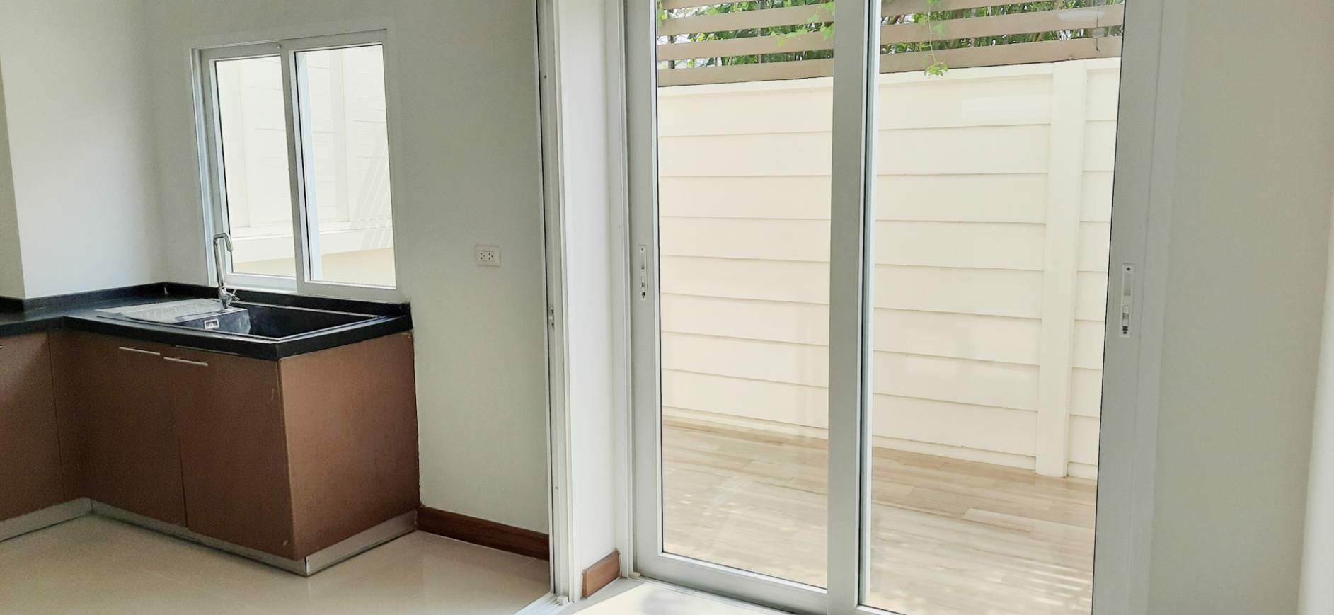 ขายถูกที่สุดในโครงการ-the-trust-ทาวน์โฮม-3-ชั้น-เกษตร-นวมินทร์-นวลจันทร์-ตกแต่งใหม่-พร้อมเข้าอยู