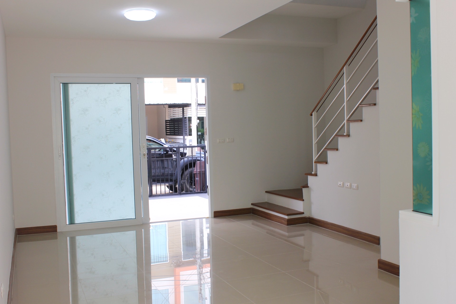 ขายถูกที่สุดในโครงการ-the-trust-ทาวน์โฮม-3-ชั้น-เกษตร-นวมินทร์-นวลจันทร์-ตกแต่งใหม่-พร้อมเข้าอยู